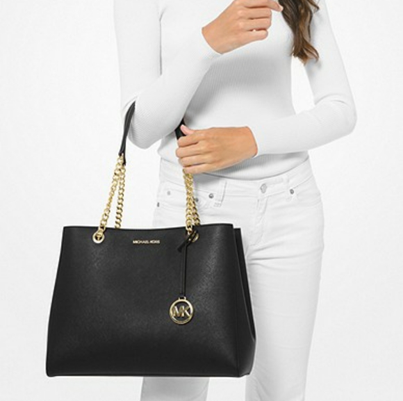 Michael Kors Handbags - MICHAEL KORS

Large Saffiano Leather shoulder bag
